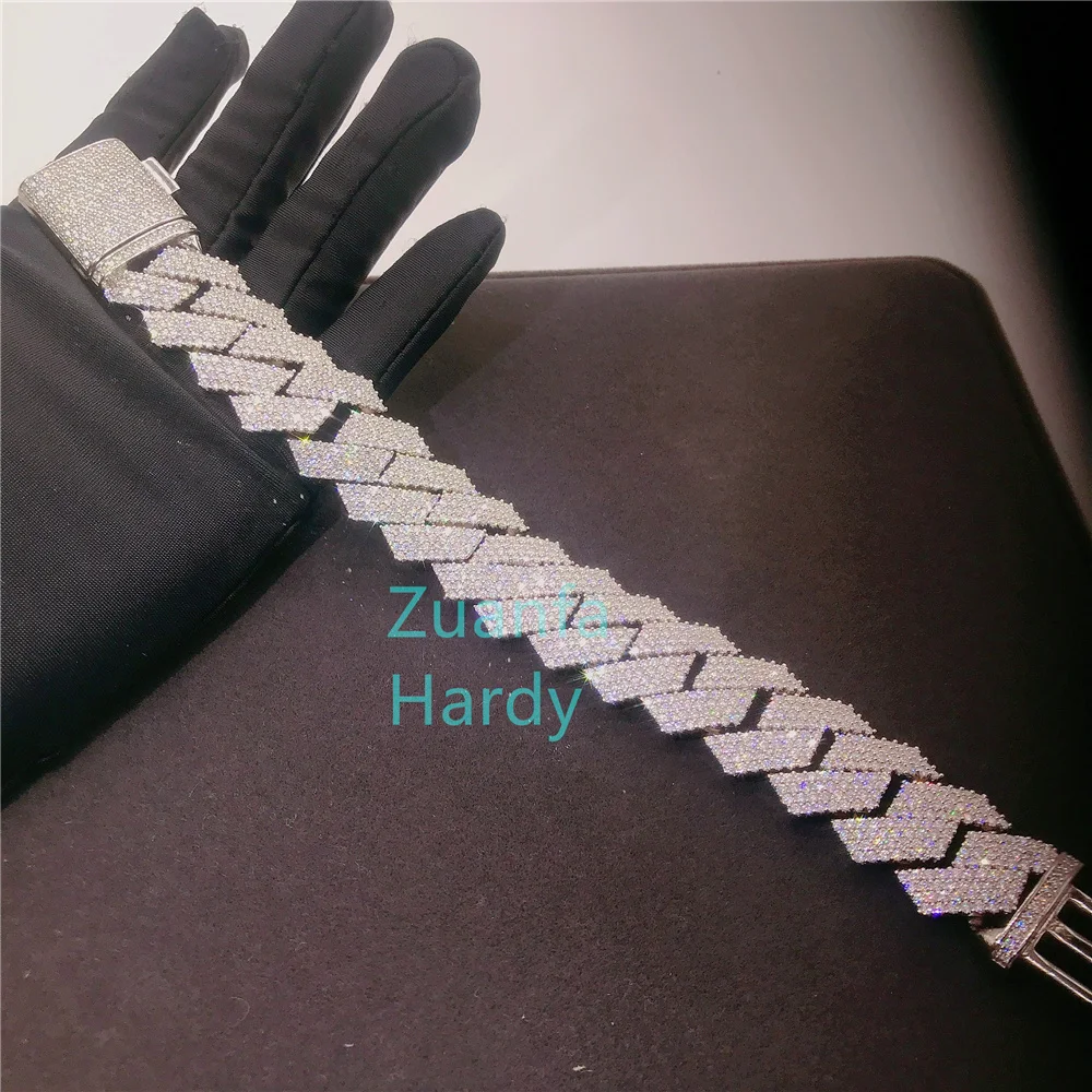 

Shining Men Bracelet 18mm 4 Rows Moissanite Diamond Iced Out Cuban Link Bracelet