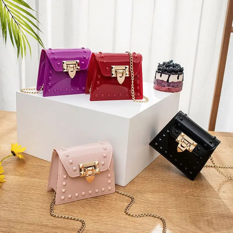 

2020 Guangzhou Womans Best Selling Fashion Ladies Party Bags Colorful PVC Jelly Clutch Rivet Handbag with Chain for Women