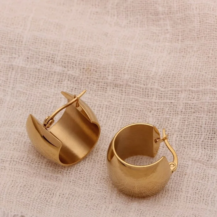 

Minimalist Trendy 18k Gold Plated Women Bold Hoop Earrings Stainless Steel Hypoallergenic Chunky Thick Hoop Earring, Gold color