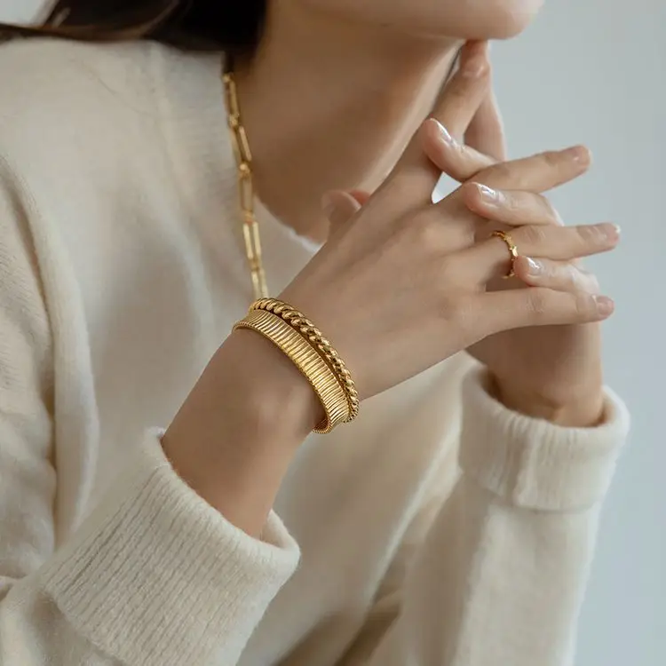 

Charare custom high quality minimalist plicated opening wide brass bracelet copper bangle for couple, Gold,silver