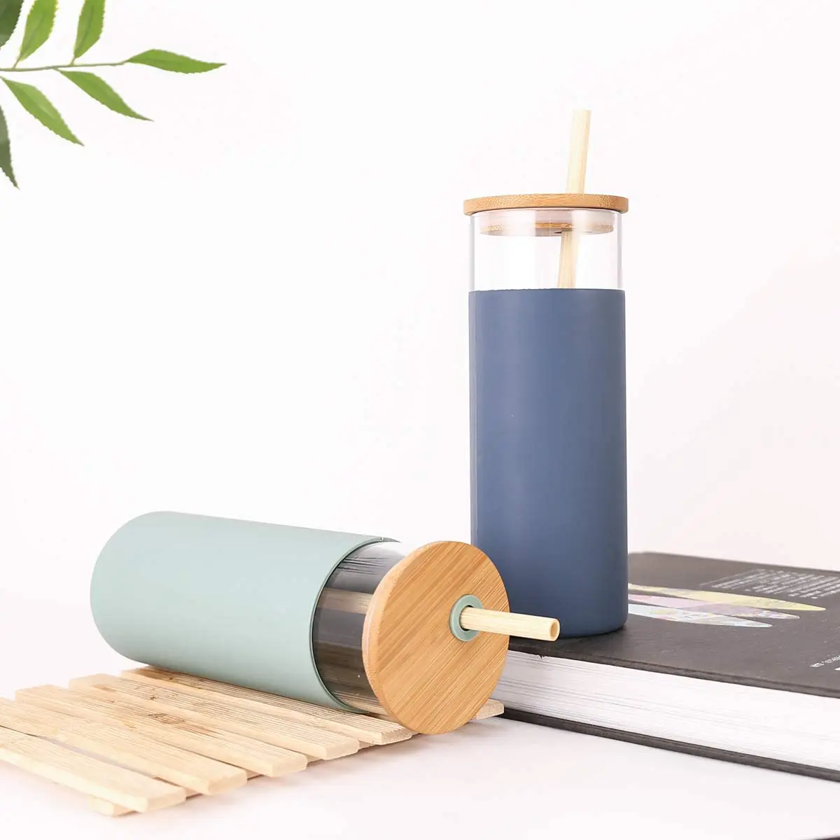 

Glass Water Bottle with Silicone Sleeve Straw and Bamboo Lid Travel Mugs, Customized color