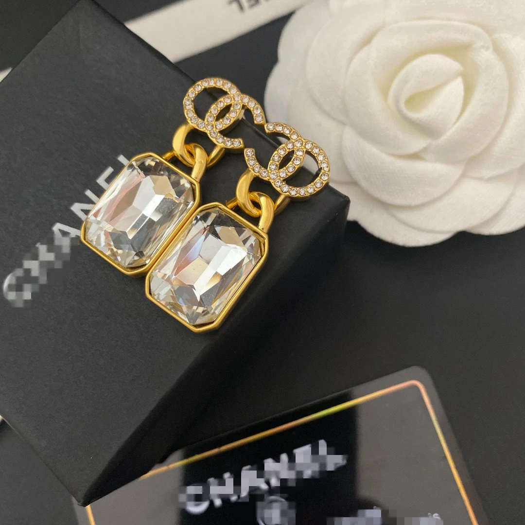 

DSFD Wholesale Factory Price Letter Designer Earrings Popular Brands Double CC Earrings Stud Women, Gold color