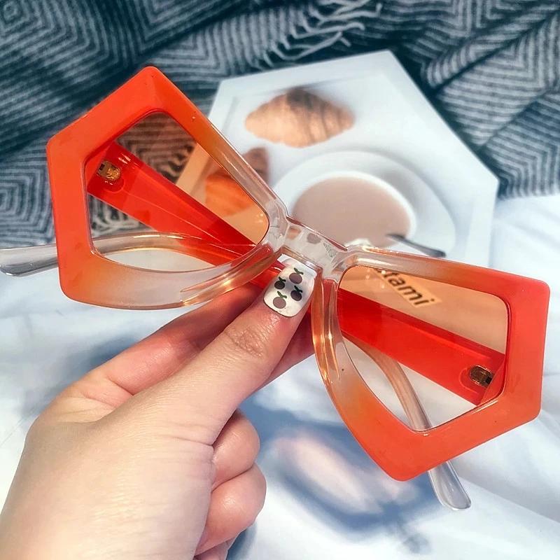 

L32042 unique butterfly oversized sun glasses 2022 trend cateye rainbow sunglasses men women gradient shades