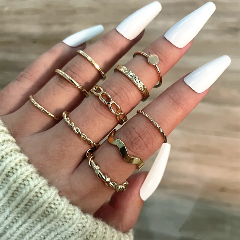 

10 Pcs/Set Fashion Romantic Hollow Round Wave Ring Winding Different Patterns Ring Set Personalized Party Special Accessories, Gold