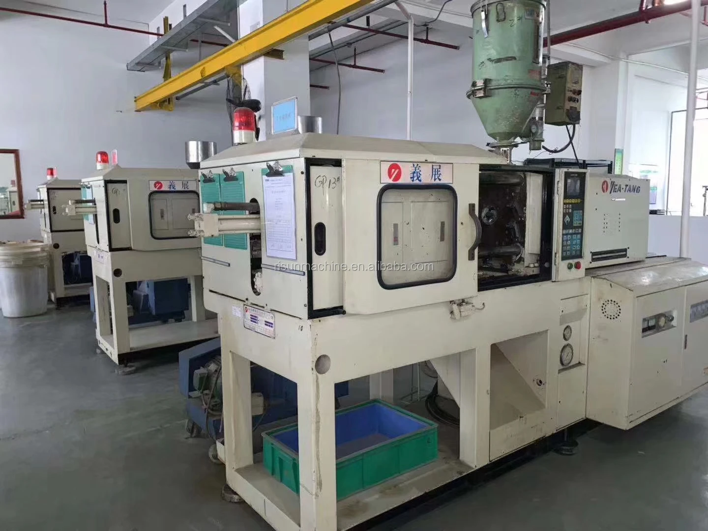 Low Price Small Products Automatic Plastic Shirt Button Maker Making