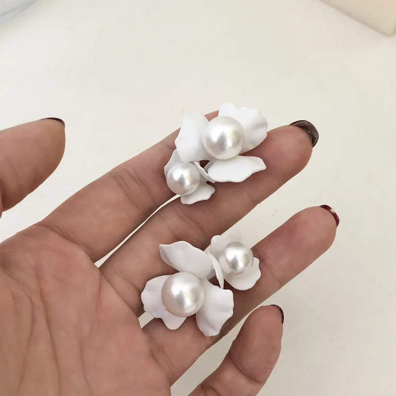 

Dvacaman Statement Fashion White Flower Pearl 925 Post Stud Women Earrings Trendy 2020 Jewelry