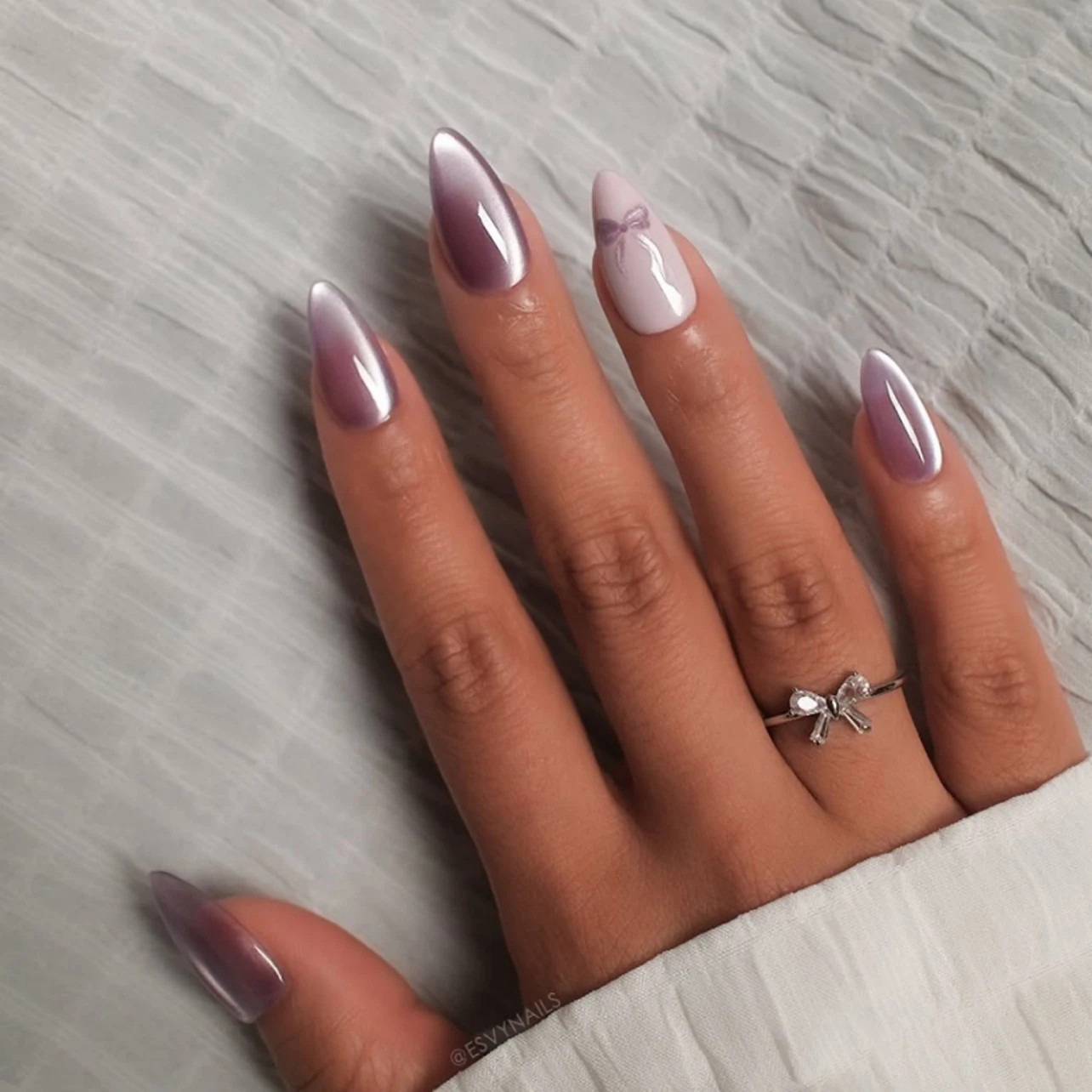 Dropshipping customize wholesale 24 Pcs 3783 Sparkling Cat Eye Bow Short Almond Nails Press on Nails Artificial Fingernails
