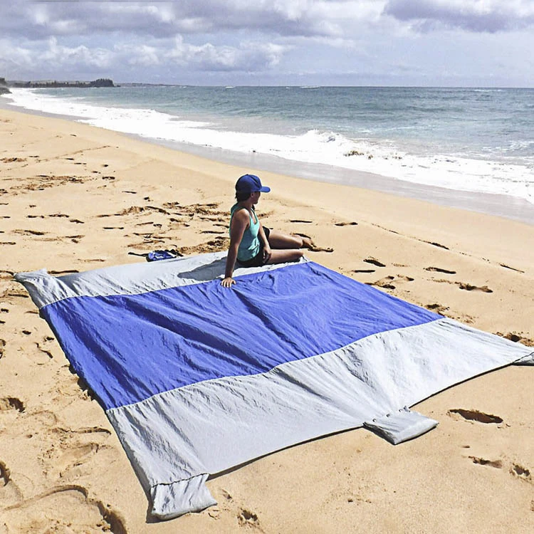 

Wholesale Waterproof Outdoor Nylon Beach Blanket, Random clolor