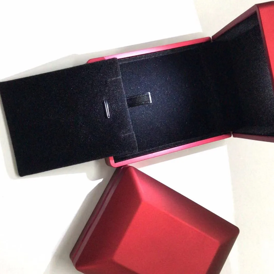 

necklace jewelry LED light box