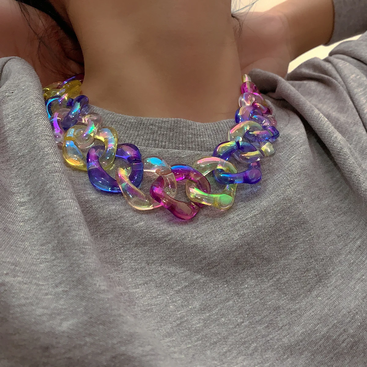 

2020 New Exaggerated Thick Rainbow Acrylic Magic Color Clavicle Necklace Retro Simple Purple Pink Acrylic Chain Necklace, Colorful