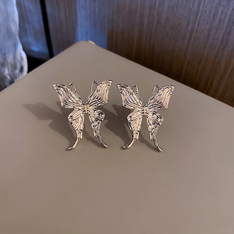 

2021 fashion stud butterfly alloy earring silver