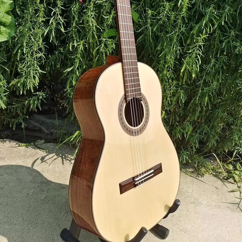 Aiersi Classical Guitar with Solid  Swiss Spruce Top Laminated Santos Back India Rosewood Fingerboard and Bridge