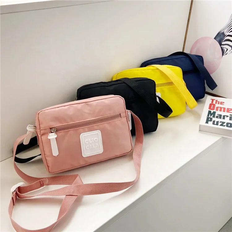 

2022 New Fresh Student One Shoulder Square Bag Fashion Contrast Messenger Large Women Designer Luxury Personalised Tote Bag, Black, blue, yellow pink