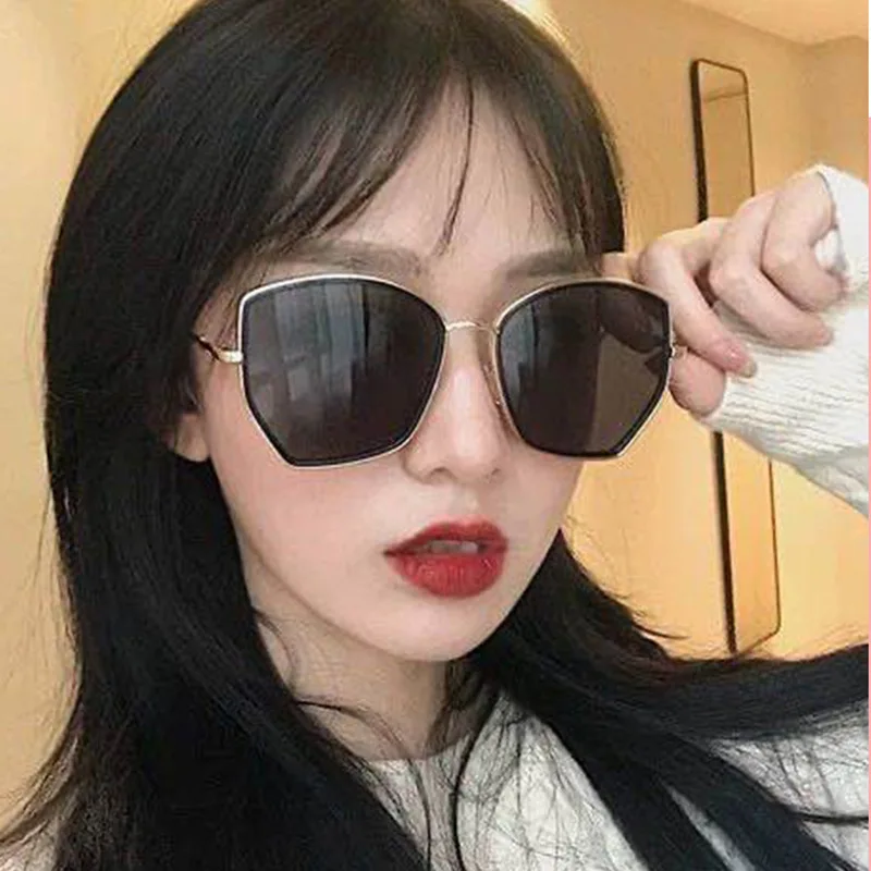 

Net celebrity personality sunglasses trend fashion glasses men women same style irregular anti ultraviolet sunglasses, As for the pictures shows