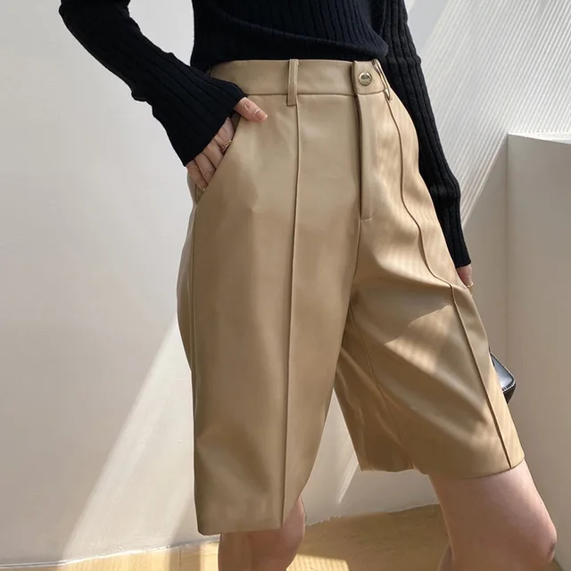 

2022 spring Winter Women's PU Leather Shorts Loose Black Classic Casual Soft Long Office Knee-length for Women Pockets Shorts