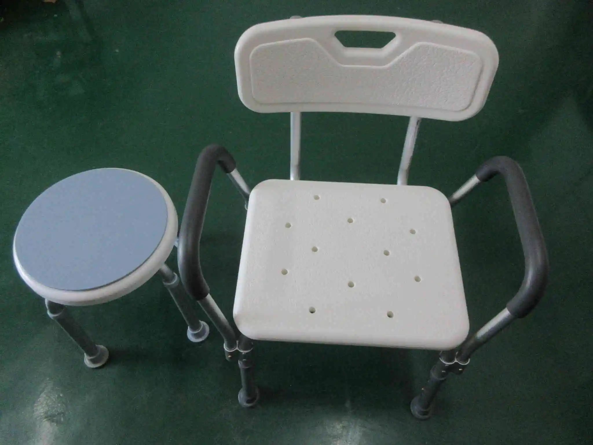 New Aluminum Comfortable Swivel Shower Chair Seat With Back Armrest Suitable For Elderly And Disabled factory