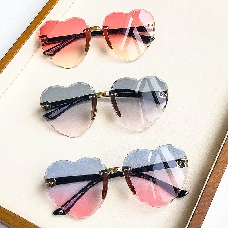 

Wholesale designed Children's Heart-shaped sunglasses Baby gradient glasses OK Sunglasses for boys and girls cheap sunglass, 7 colors