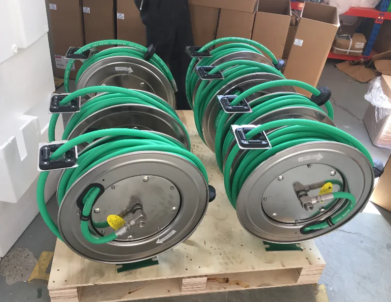 
LC807 OLS-S70 -- 1/2 HOSE OF 21m 300psi Stainless Steel Hose Reel---REELCRAFT 