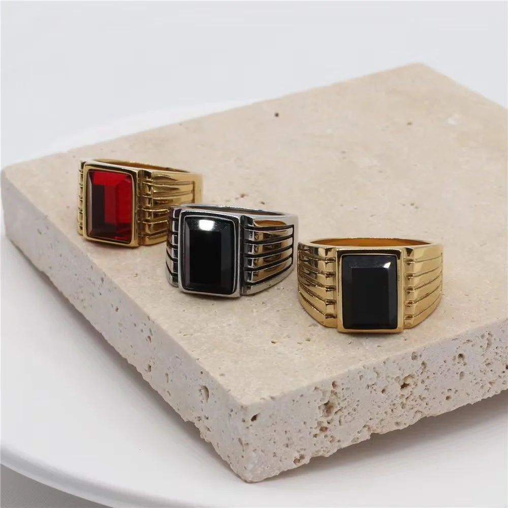 

Wholesale men's jewelry 18K Gold Black Agate stainless steel casting ring