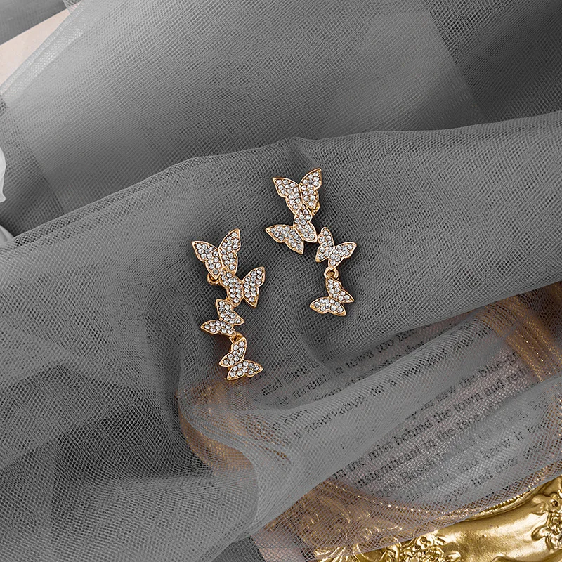 

2021 trendy rhinestone fashion butterfly earrings women