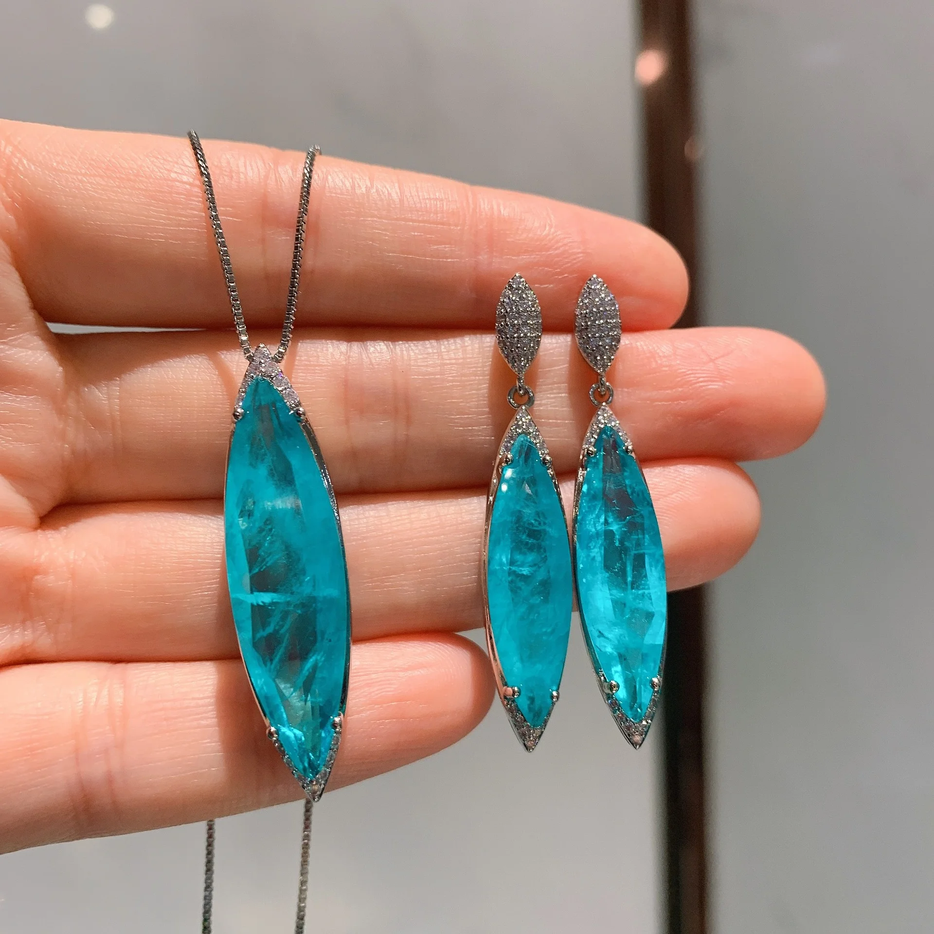 

Unique Blue Jewelry Sets Earring Necklace Drop Emerald For Women Girl Wedding Gift Wholesale, Customized color