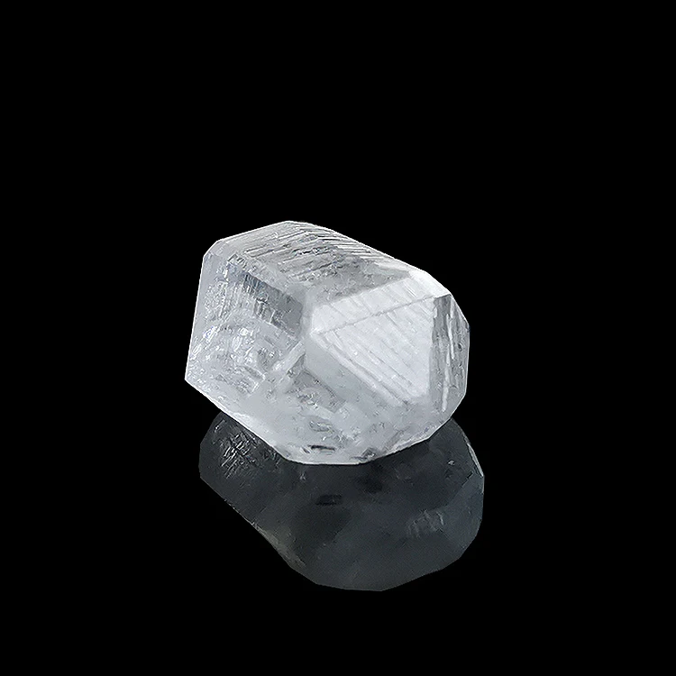 

HPHT 2 ct raw material uncut lab grown synthetic rough diamond, D-h