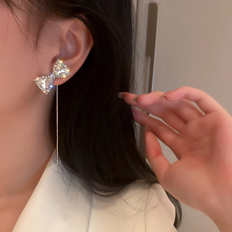

trendy fashion bow clear glass crystal earings
