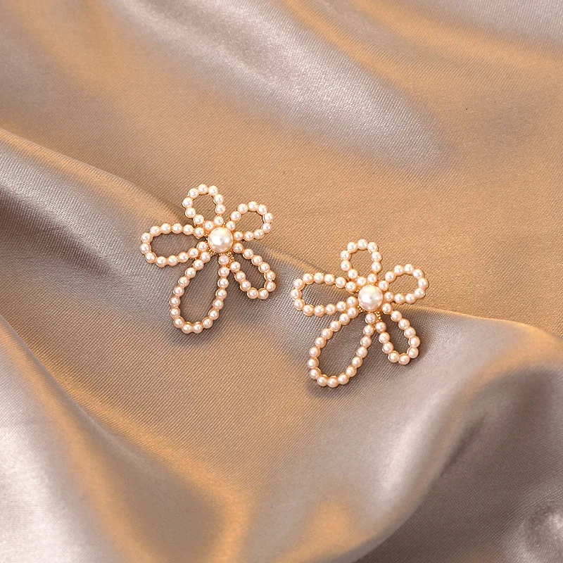 

Vershal Fashion Minimalist Sweet Flower 925 Sterling Silver Earrings Designer Pearl Earrings Jewelry For Women