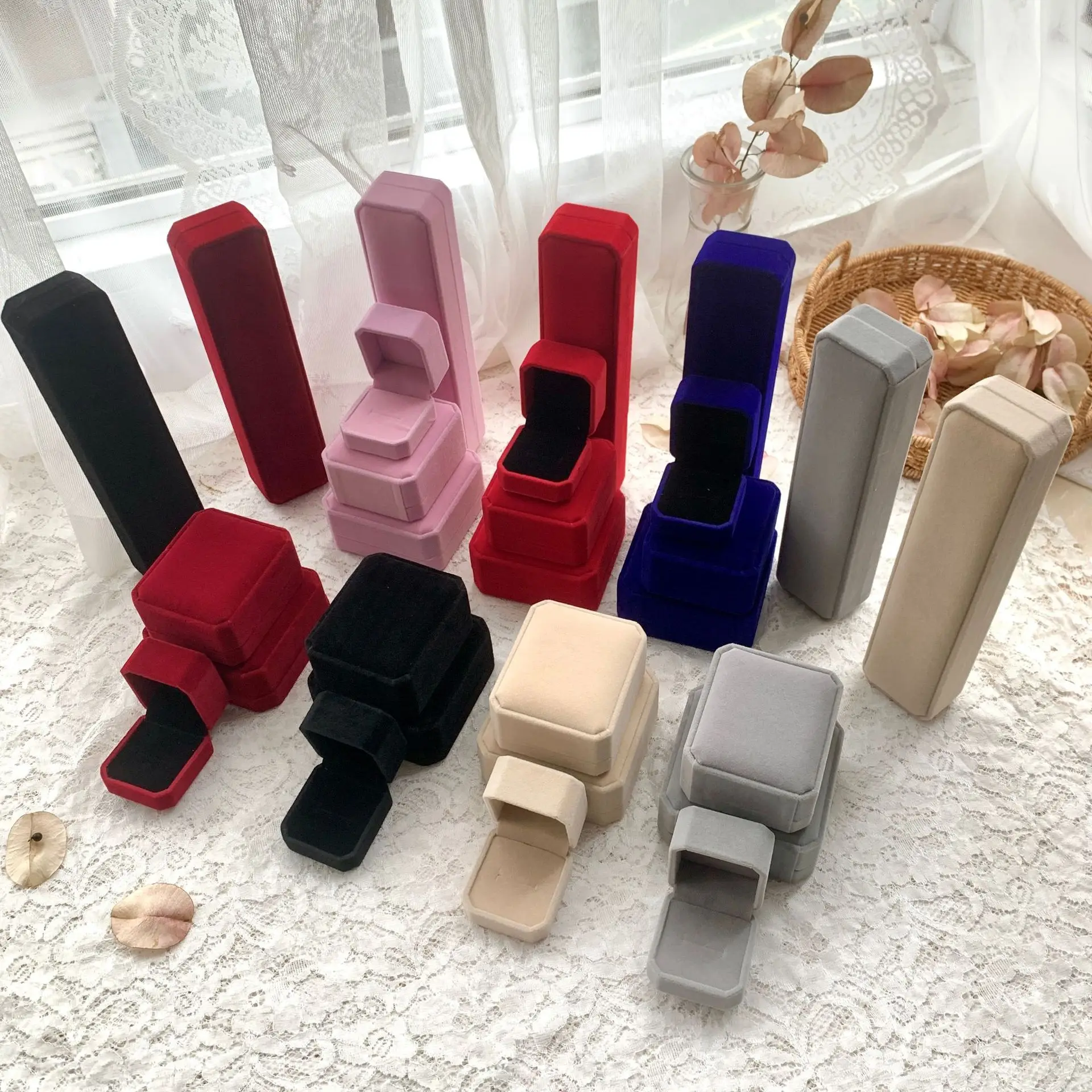 

High quality custom luxury necklace stud earrings bracelet jewelry packaging box velvet ring box velvet jewelry box