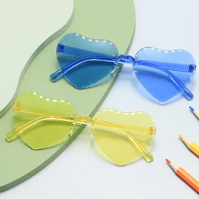 

Fashion Sunglasses Newest 2021 Frameless Transparent Candy Gradient Color Heart Sunglasses Manufacturer