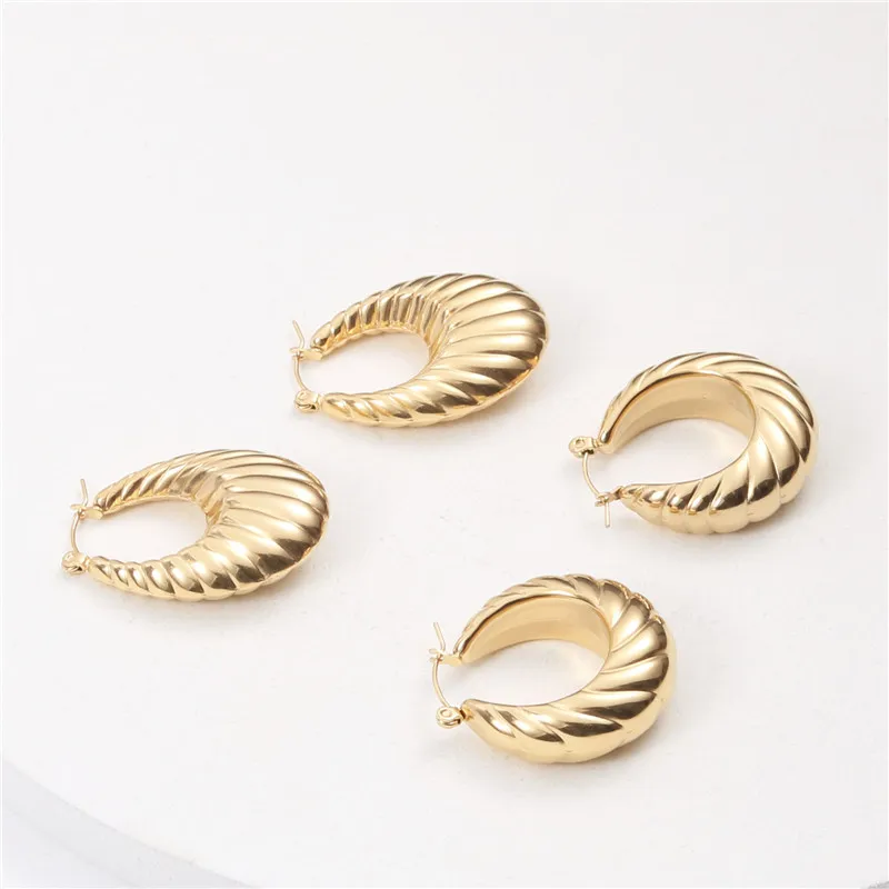 

Vintage Geometric Thread Hoop Earrings Temperament Metal Spiral Texture Hollow Earring Women Fashion Party Jewelry 2021