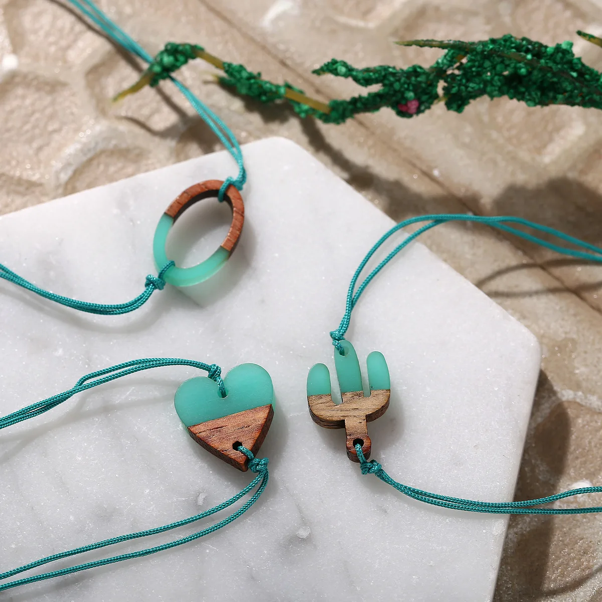 

Green Plastic Mixed With Wood Oval Cactus Heart Charm Bracelet  Trendy Jewelry Fashion Bangle for Female&kids