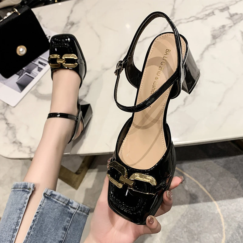 

Wholesale summer fashion design low heel sandals for women and ladies, As the picture shows