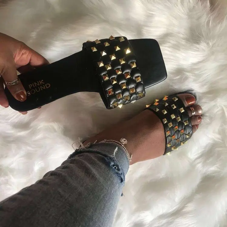 

2021 popular ladies Studded plaid flat sandals women plus size slippers