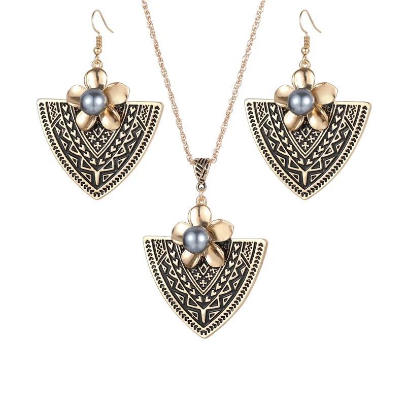 

Hot Selling Cheap Jewelry Set Hawaiian Retro Triangle Earrings Necklace Set For Women, Golden