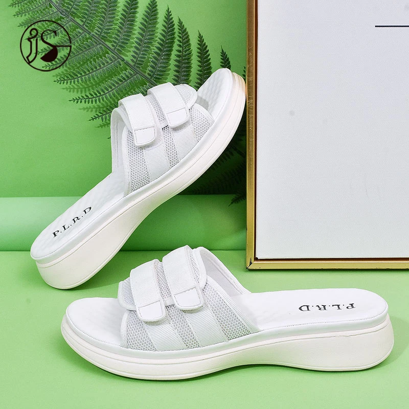 

Sportswear is selling women shoes Women's Slippers, Picture