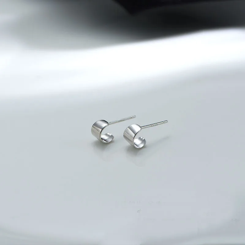 

South Korea 925 sterling silver geometric earrings female niche design sense advanced simple earrings 2022 new