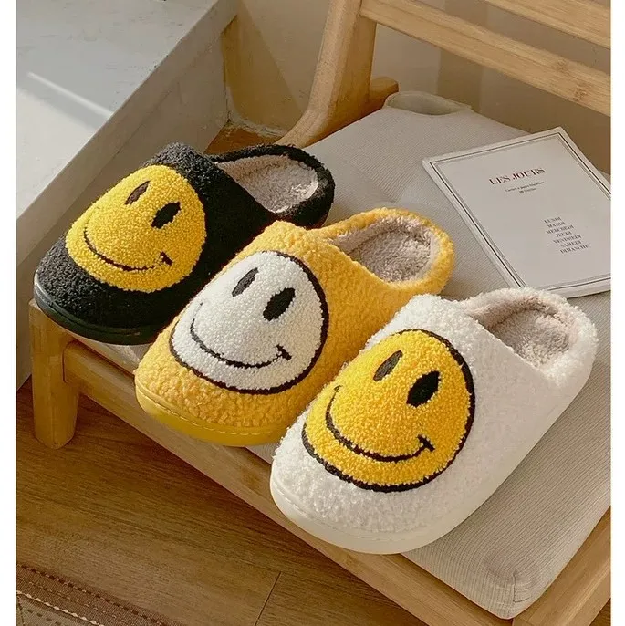 

Wholesale smile face ladies winter indoor fuzzy slides warm furry home house cute bedroom pantoufle Women's slippers