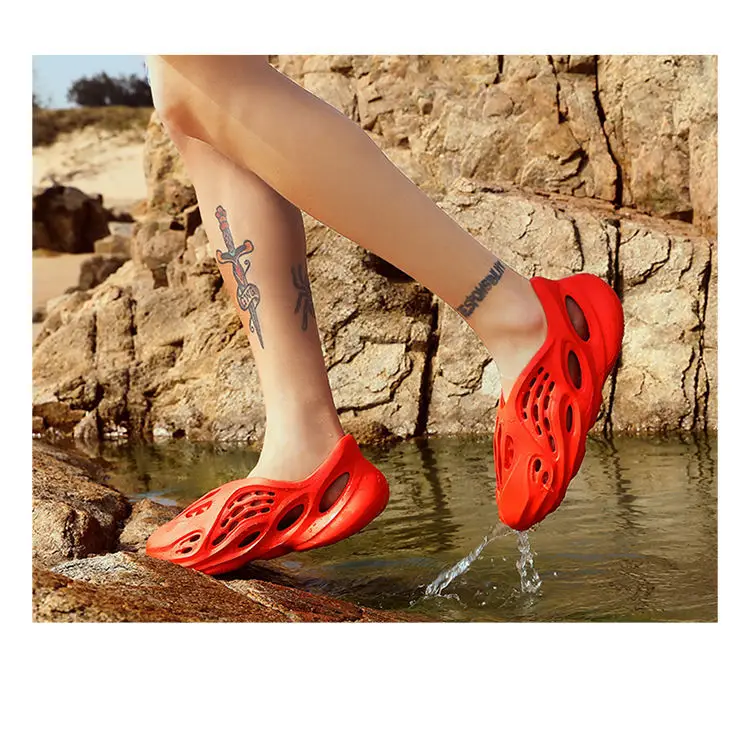 

Genuine Coconut Hole Shoes Couple 2021 Summer New Personality Dual-use Sandalsyeezy Foam Runners