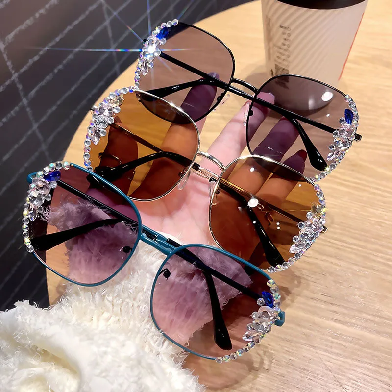 

2023 New Fashion Luxury Rhinestone Sun Glasses Lunette De Soleil Female Shades Sunscreen UV Protection Sunglasses