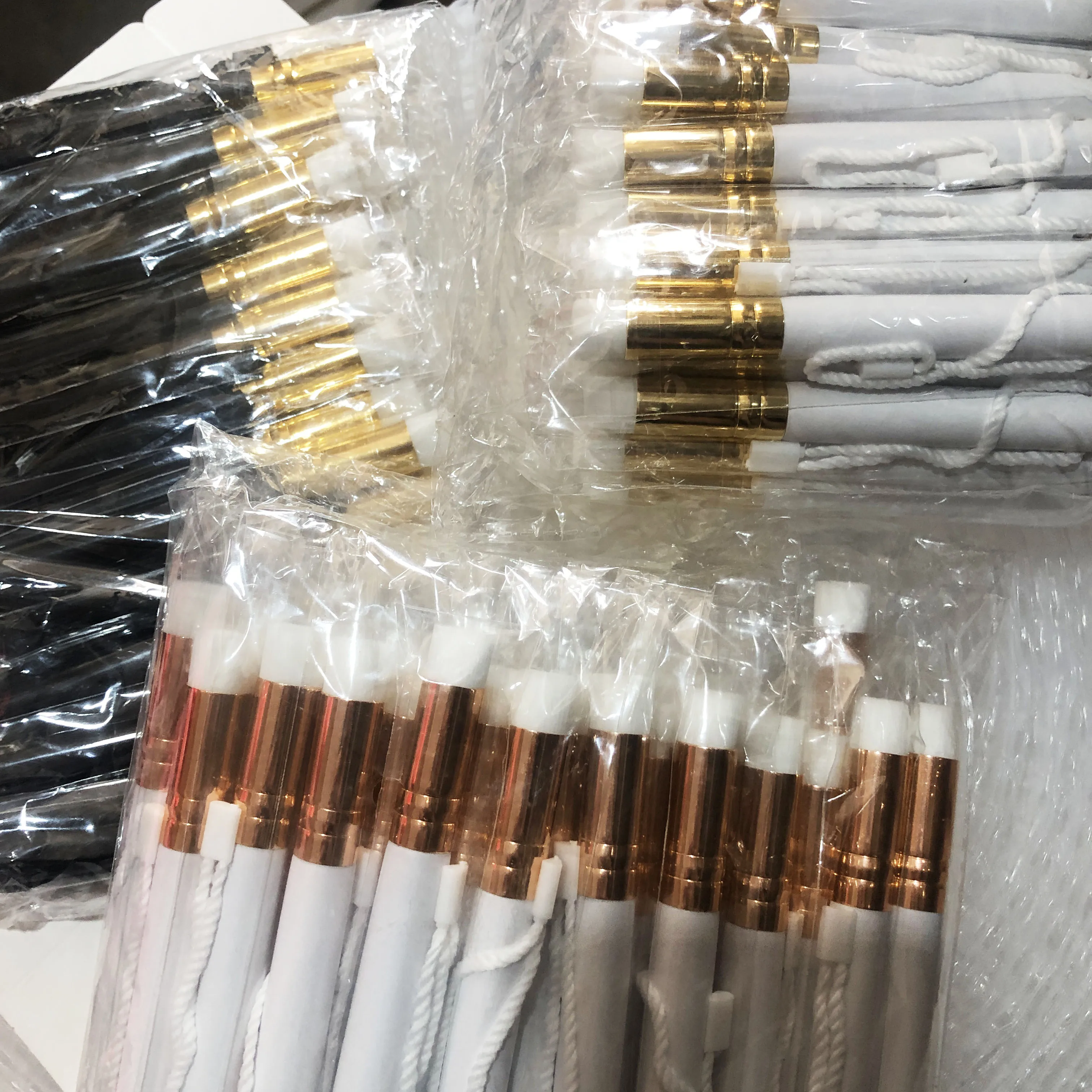

The most popular lashes cleaning brush super soft eye lash kits color brush, White-silver/gold, black-gold