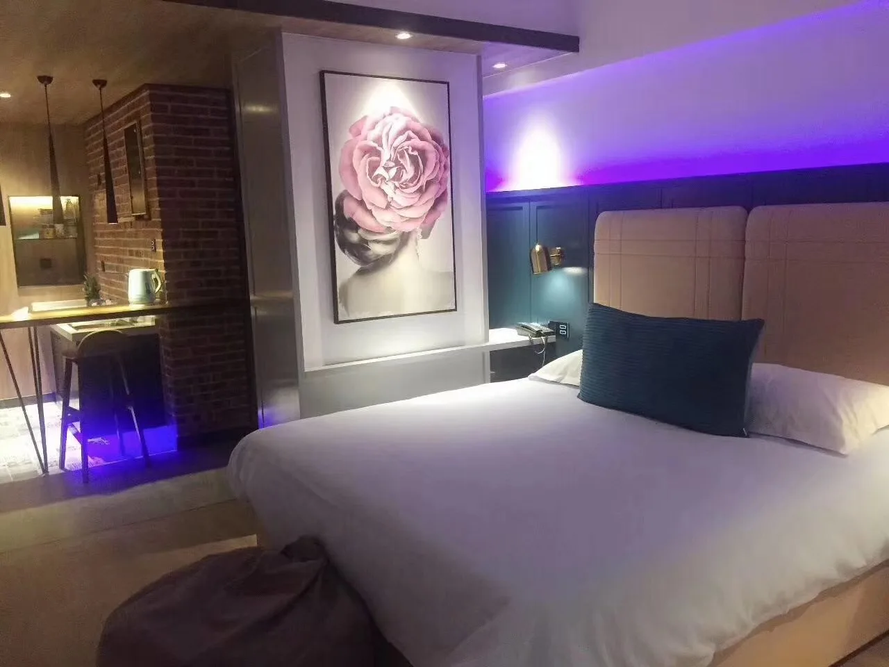 Hotel Doorplate Switch with 5 Years Warranty 130*230*7MM Size and Ceramic Panel for Touch Control