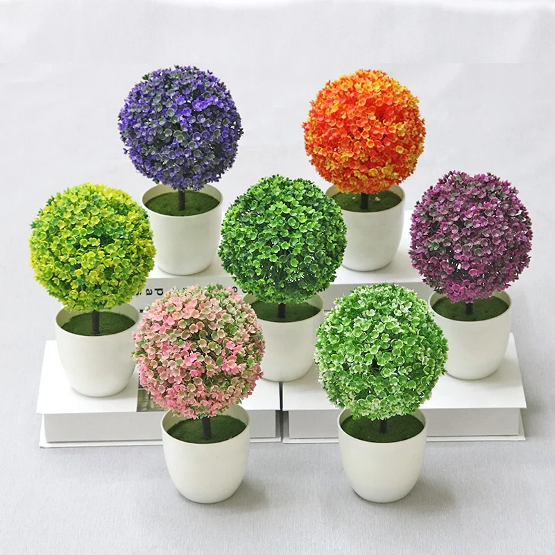 

Artificial decorations of simulated plants Small plastic realistic white flower pots in the office are used for outdoor decorati
