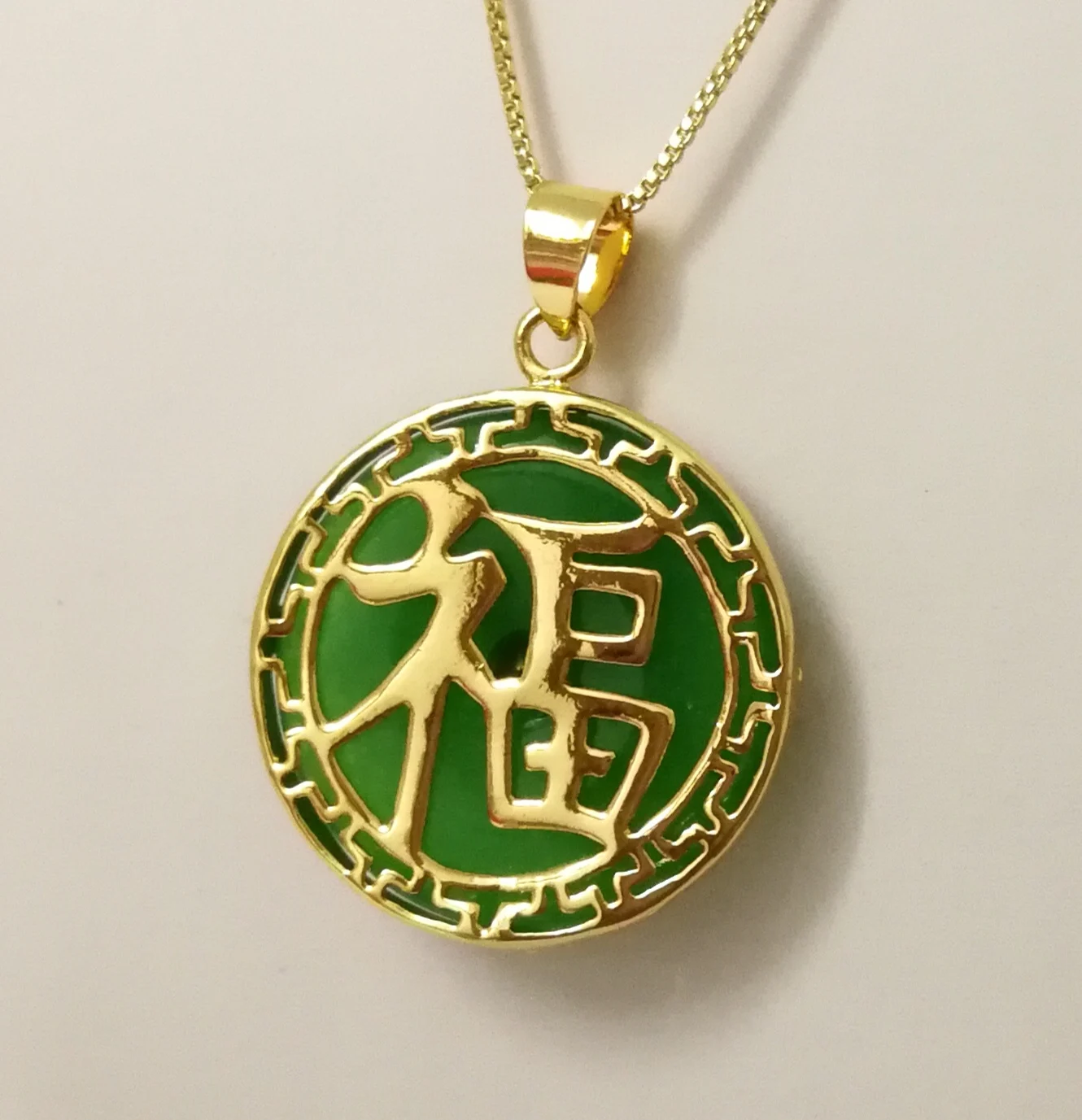 

Jialin Jewelry hot selling fashion 18k gold plated jade guanyin pendants green round blessing pendant necklace