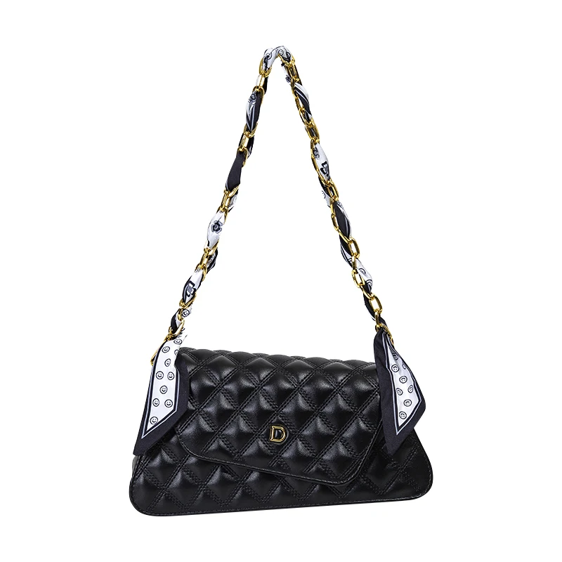 

2022 design Luxury Women's shoulder Bag Golden Logo embossed 2022 Women Fashion chain bags with scarf Black Soft Quilted purses, 3 colors