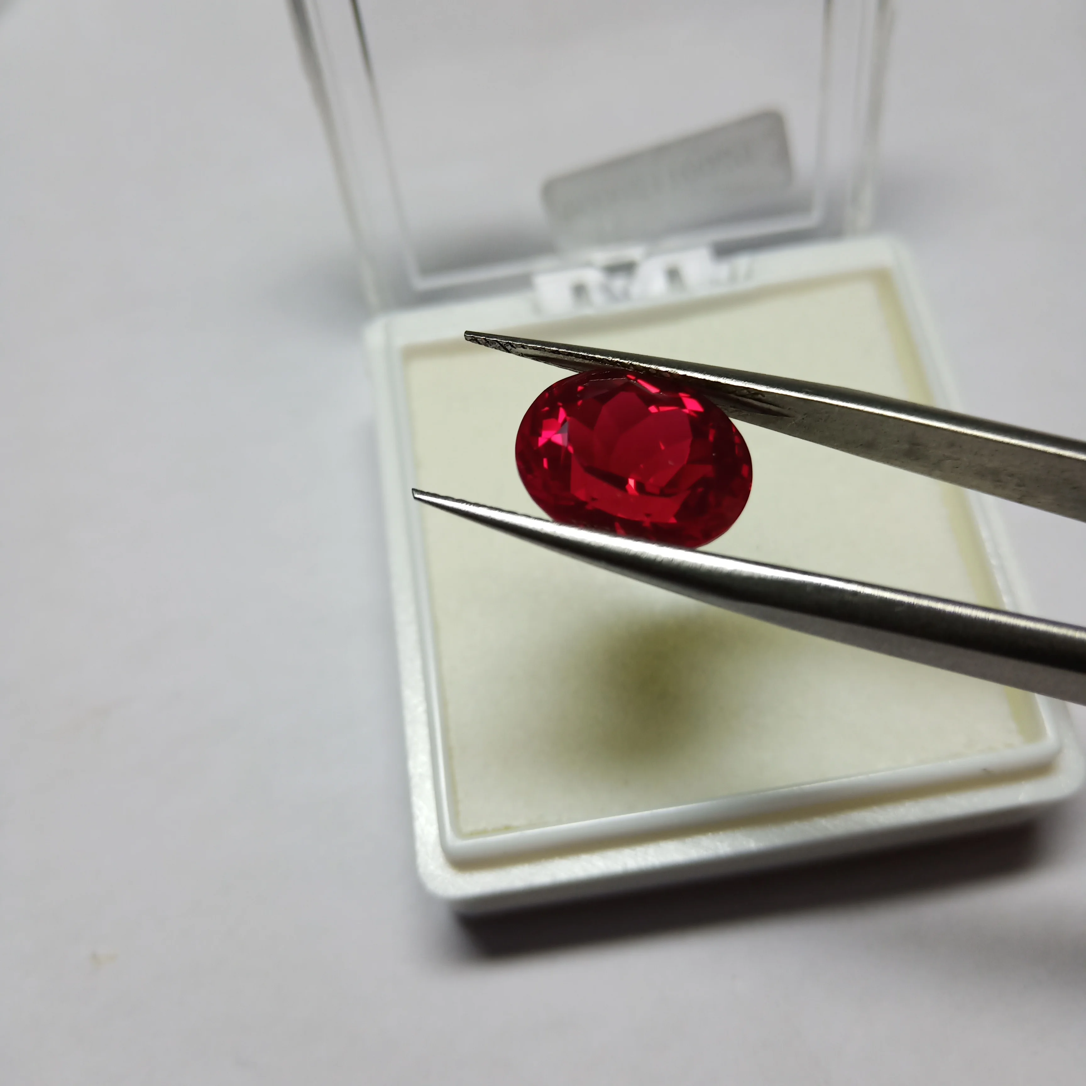 

Lab Grown Burma Ruby Hydrothermal Ruby Per Carat Price for Ring and Necklace, Vivd red