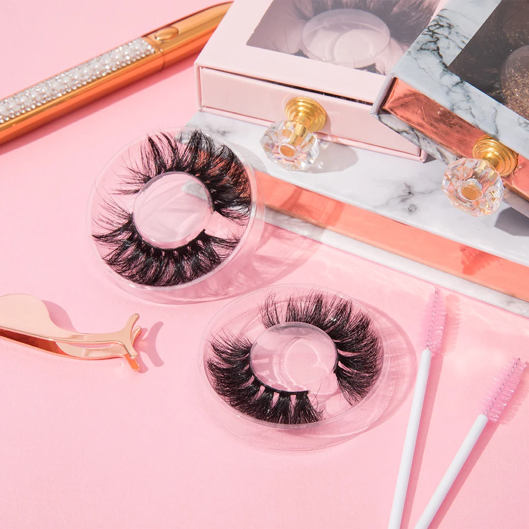 

100% mink fur is thick and soft and delicate products 3d mink fluffy eyelashes
