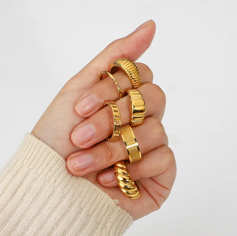 

Croissant Ring 18K Gold IP Plateding Stainless Steel Striped Ring All Mathing Miami Cuban Chain Chunky ring For Ladies Girls