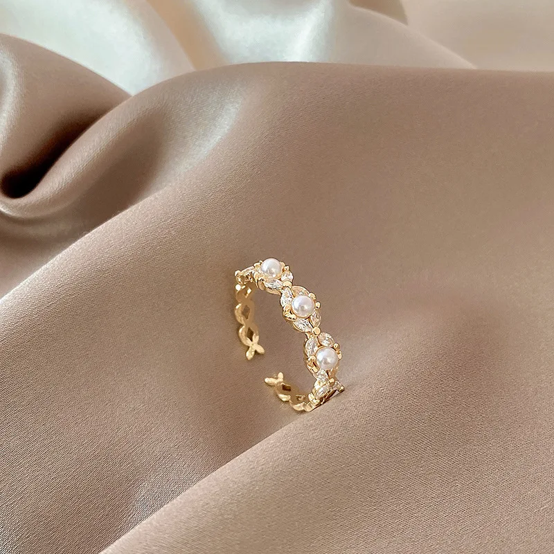 

Vershal C245 Retro 18k Gold Plated Vintage Delicate Inlaid CZ Pearl Twisted Adjustable Ring