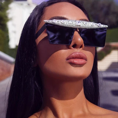 

Trendy 2021 Summer Fashion Brand Designer Sun glasses Big Square Oversize Shades Rhinestone Sunglasses